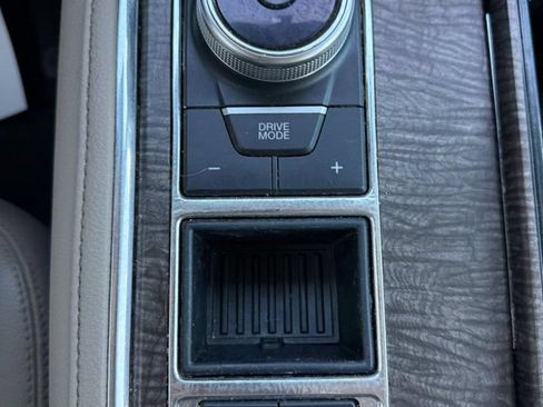 Used 2019 Ford Expedition Limited w/ Equipment Group 302A RWD image 18