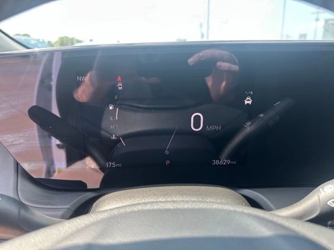 Used 2024 Buick Encore GX Sport Touring image 10