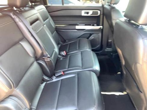 Used 2024 Ford Explorer XLT w/ Equipment Group 202A image 8