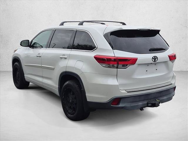 Used 2017 Toyota Highlander LE AWD/4WD image 8