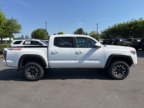 Used 2023 Toyota Tacoma TRD Off-Road w/ Technology Package AWD/4WD image 2