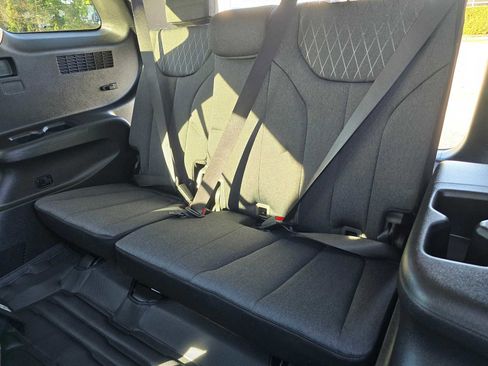 Used 2022 Hyundai Palisade SE image 19