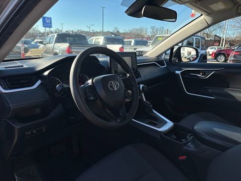 Used 2021 Toyota RAV4 XLE image 13