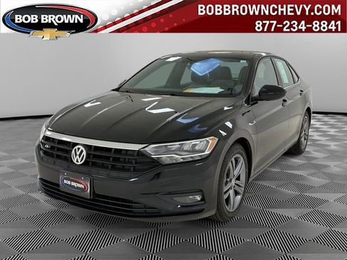 Used 2021 Volkswagen Jetta R-Line w/ R-Line Cold Weather Package FWD image 1