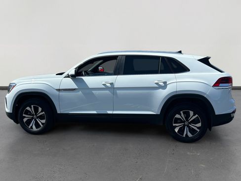 Certified 2025 Volkswagen Atlas Cross Sport SE FWD image 2