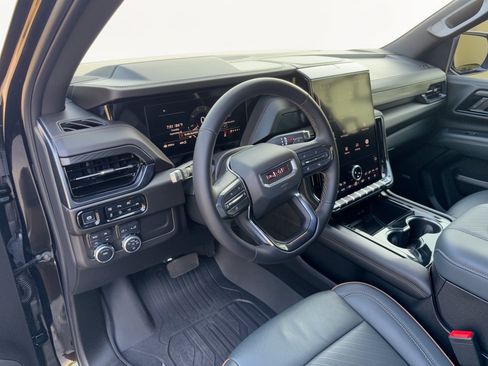 Used 2025 GMC Yukon XL AT4 w/ AT4 Premium Package AWD/4WD image 4