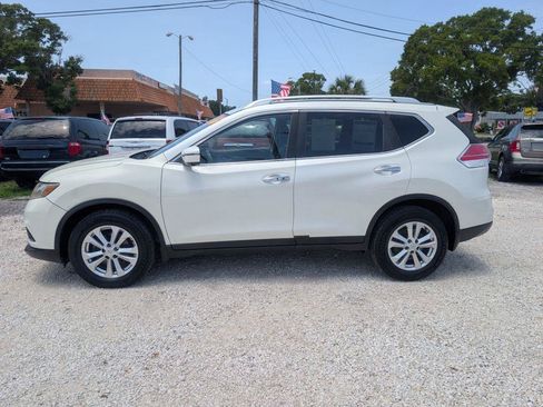 Used 2016 Nissan Rogue SV w/ SV Premium Package FWD image 4