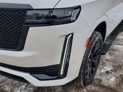 Certified 2024 Cadillac Escalade ESV Sport w/ LPO, ONYX Package image 11