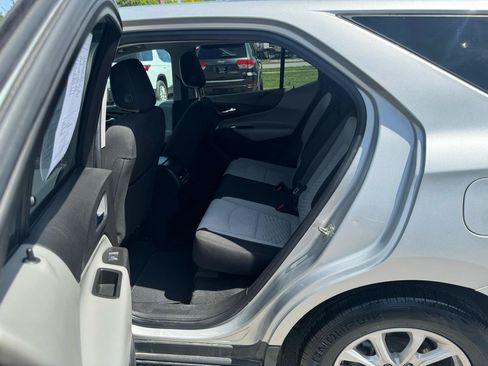 Used 2020 Chevrolet Equinox LS w/ LS Convenience Package AWD/4WD image 11