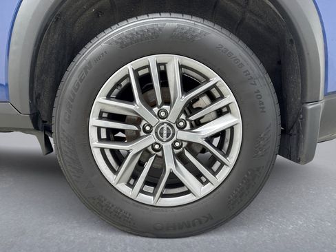 Used 2023 Nissan Rogue S image 11