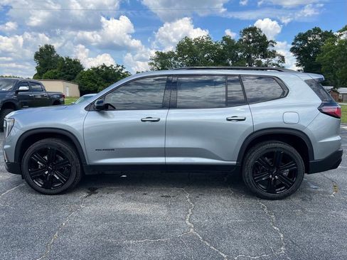 Used 2025 GMC Acadia Elevation w/ Elevation Premium Package FWD image 12