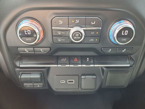 Used 2021 GMC Sierra 2500 SLE w/ SLE Value Package; AWD/4WD image 24