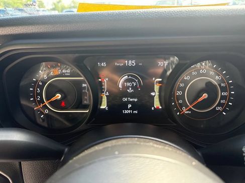 Used 2025 Jeep Wrangler Sport AWD/4WD image 19