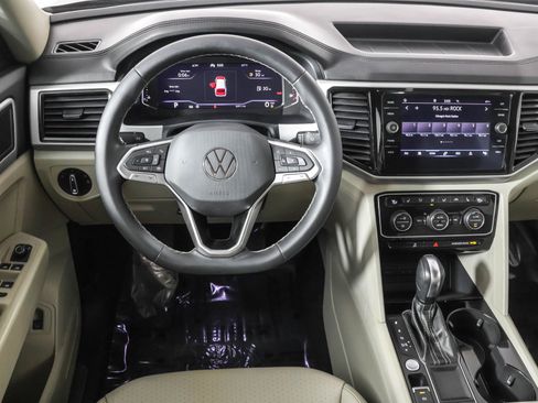 Used 2022 Volkswagen Atlas SE w/ Black Wheel Package image 39