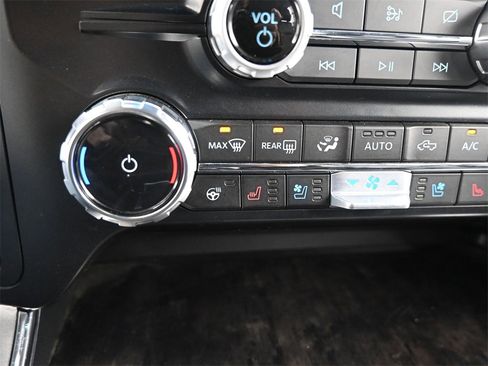 Used 2023 Ford F150 Lariat w/ Max Trailer Tow Package image 29