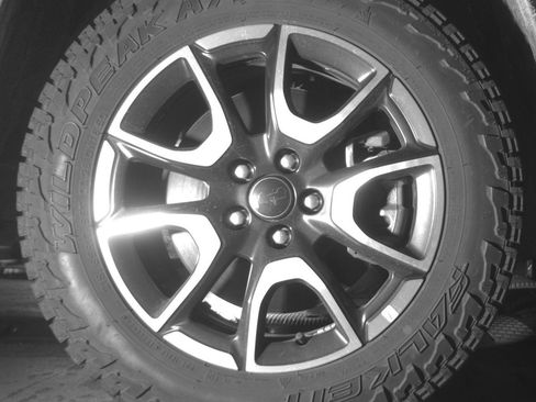 Used 2025 Jeep Compass Trailhawk AWD/4WD image 13