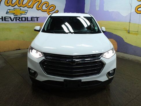 Used 2021 Chevrolet Traverse LT image 3