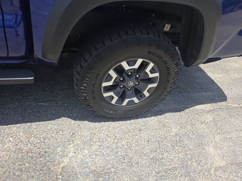 Used 2023 Toyota Tacoma TRD Off-Road w/ TRD Premium Off Road Package AWD/4WD image 18