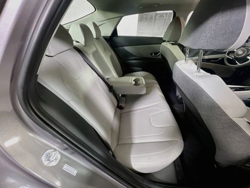 Used 2023 Hyundai Elantra Limited FWD image 28