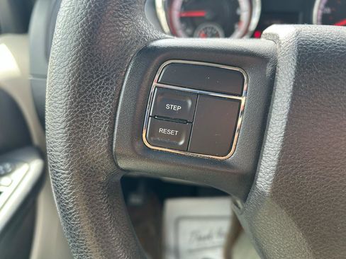 Used 2013 Dodge Grand Caravan SE FWD image 16