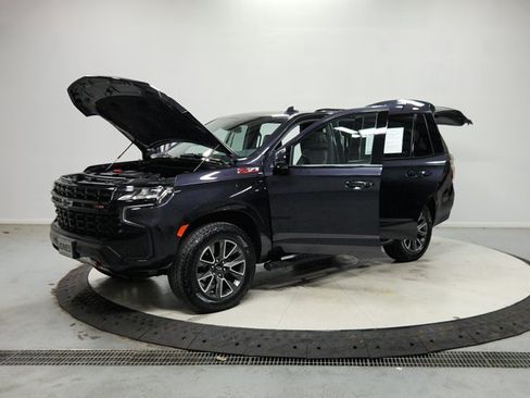 Used 2024 Chevrolet Tahoe Z71 w/ Luxury Package AWD/4WD image 12