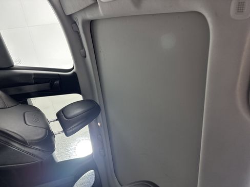 Used 2022 Jeep Cherokee Limited image 18