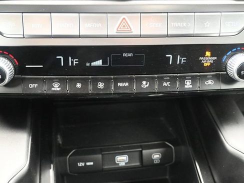 Used 2024 Kia Telluride LX image 19