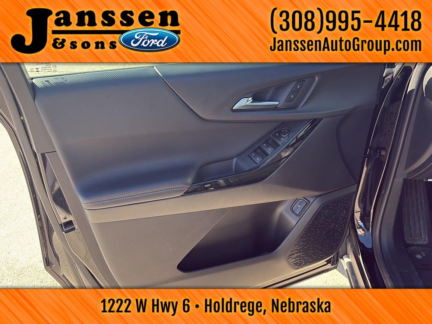 Used 2025 Chevrolet Equinox LT w/ Convenience Package II AWD/4WD image 9