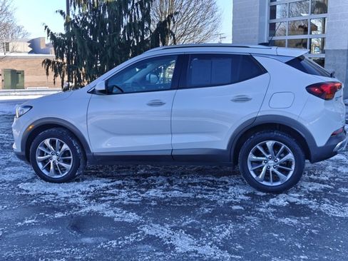 Used 2022 Buick Encore GX Essence w/ Experience Buick Package image 9