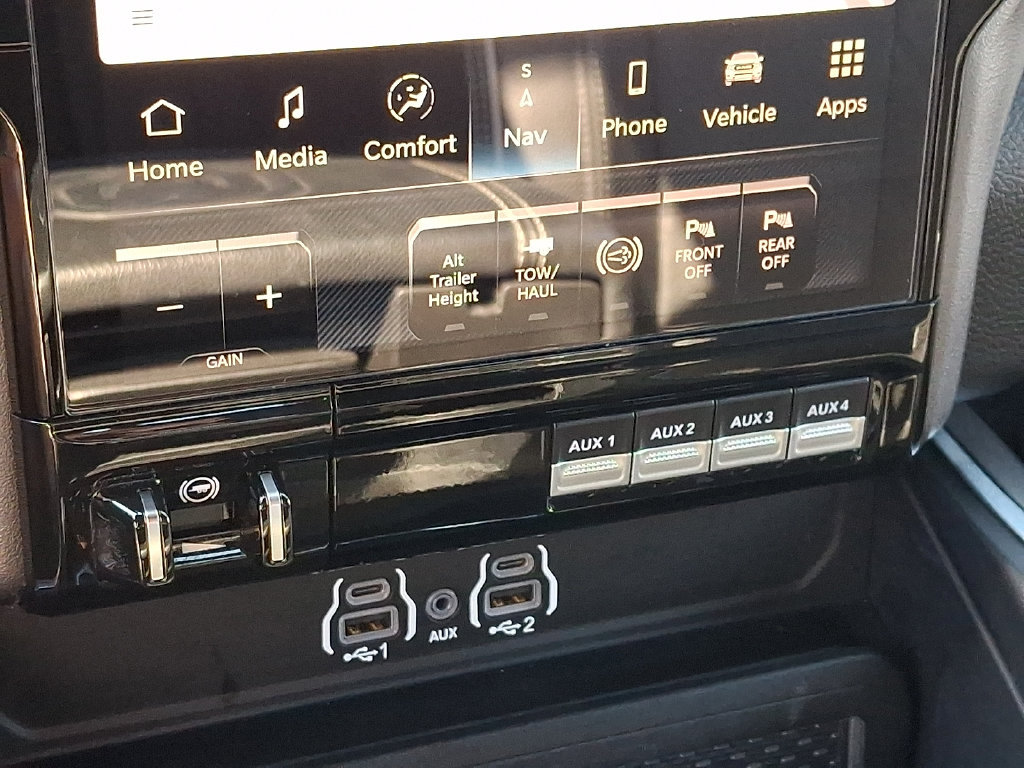 Certified 2025 RAM 3500 Laramie AWD/4WD image 20