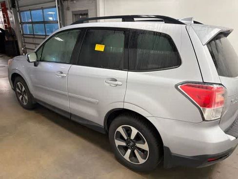 Used 2018 Subaru Forester 2.5i Premium w/ All-Weather Package AWD/4WD image 14