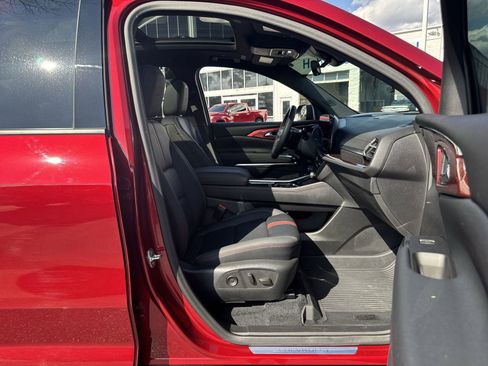 Used 2024 Chevrolet Traverse RS w/ LPO, Floor Liner Package image 34