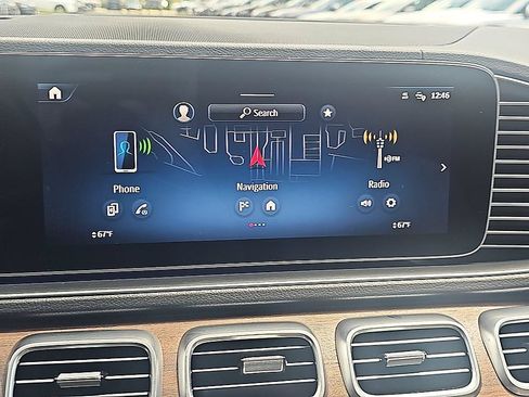 Used 2025 Mercedes-Benz GLE 450e 4MATIC image 27