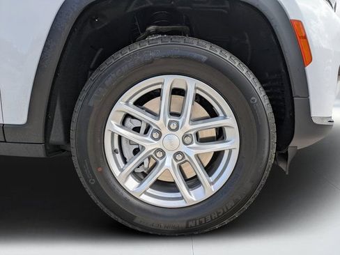 New 2026 Jeep Grand Cherokee L Laredo RWD image 10