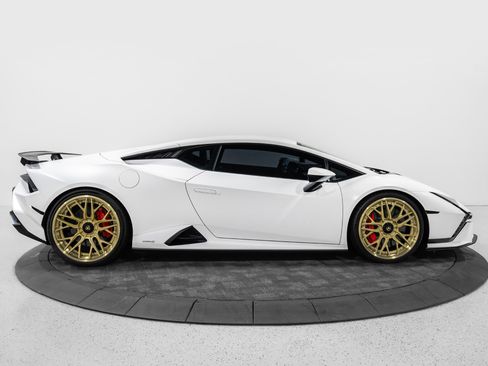 Used 2024 Lamborghini Huracan Tecnica RWD image 10