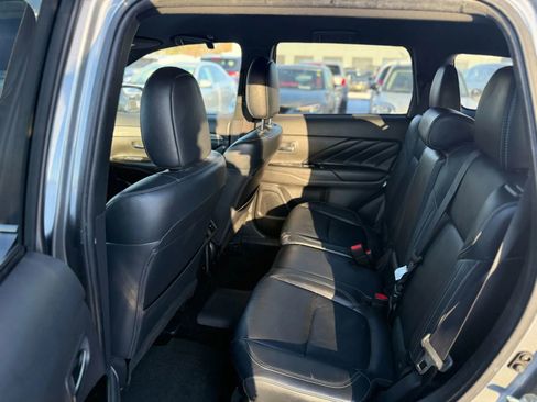 Used 2021 Mitsubishi Outlander SEL image 13