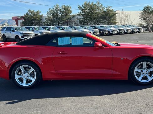 Used 2018 Chevrolet Camaro LT image 4