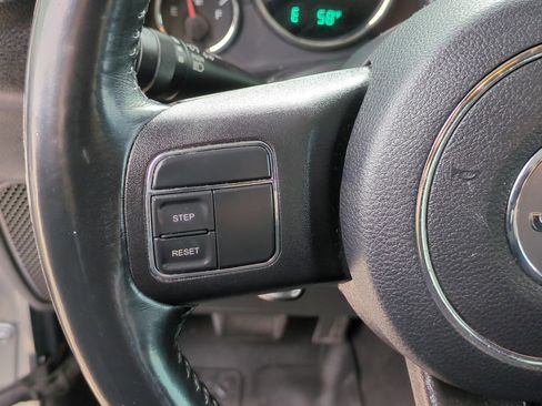 Used 2018 Jeep Wrangler Unlimited Sahara image 17