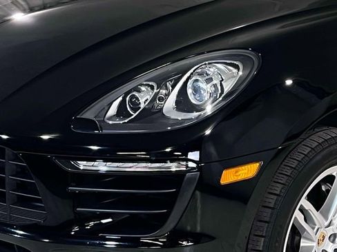 Used 2018 Porsche Macan AWD/4WD image 5