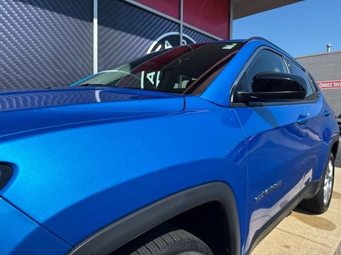 Used 2022 Jeep Compass Latitude AWD/4WD image 17