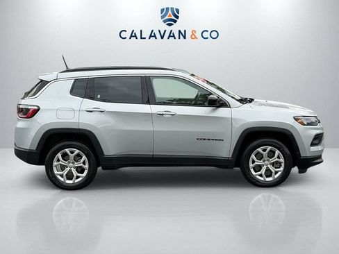 Used 2024 Jeep Compass Latitude AWD/4WD image 8