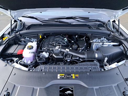 New 2025 Jeep Grand Cherokee Limited w/ Trailer Tow Package image 19