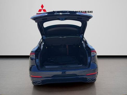 Used 2022 Maserati Levante GT AWD/4WD image 9