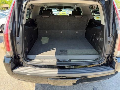 Used 2018 Cadillac Escalade ESV 2WD image 39