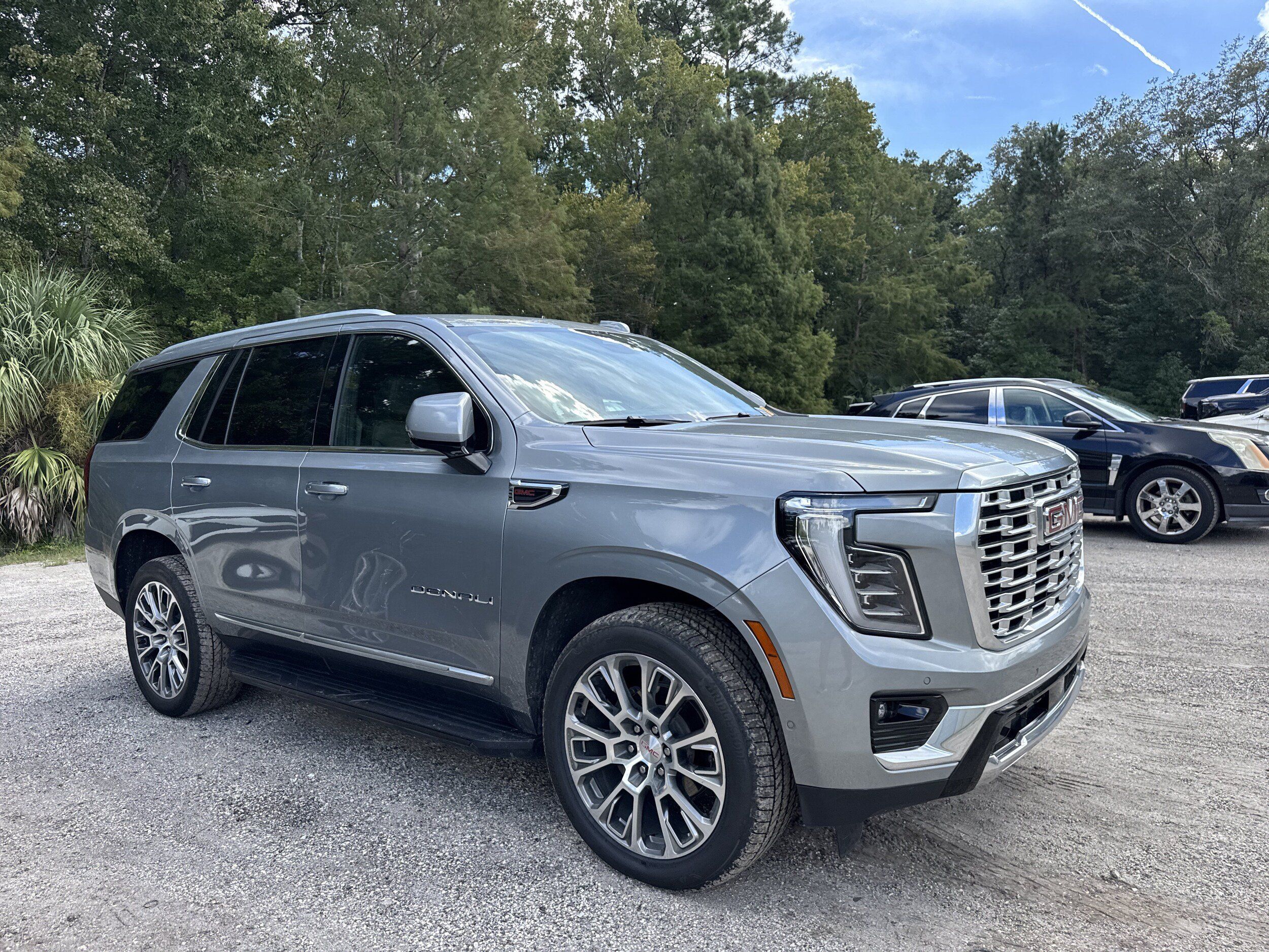 Used 2025 GMC Yukon Denali AWD/4WD image 4