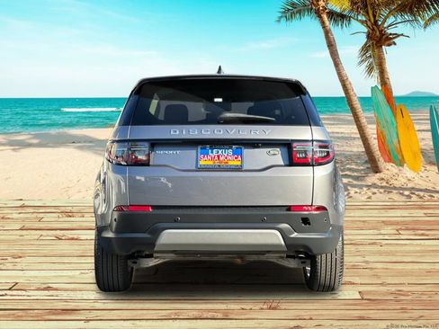 Used 2022 Land Rover Discovery Sport SE image 5