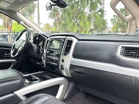Used 2019 Nissan Titan PRO-4X AWD/4WD image 8