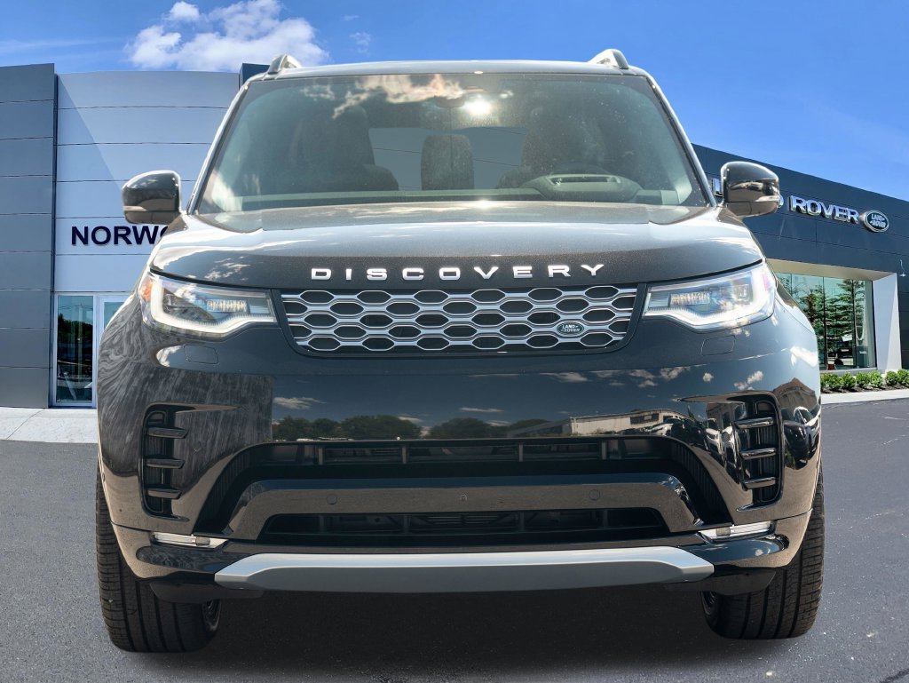 New 2026 Land Rover Discovery Limited Edition AWD/4WD image 2