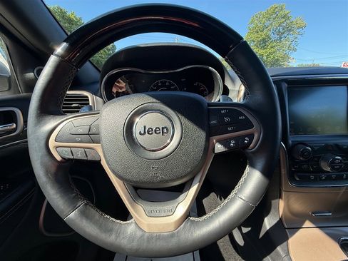 Used 2015 Jeep Grand Cherokee Overland w/ Advanced Technology Group RWD image 10