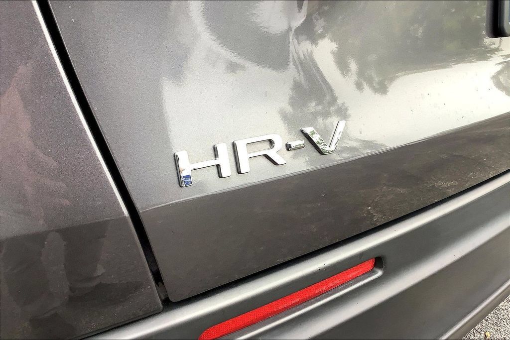 Used 2024 Honda HR-V LX image 9